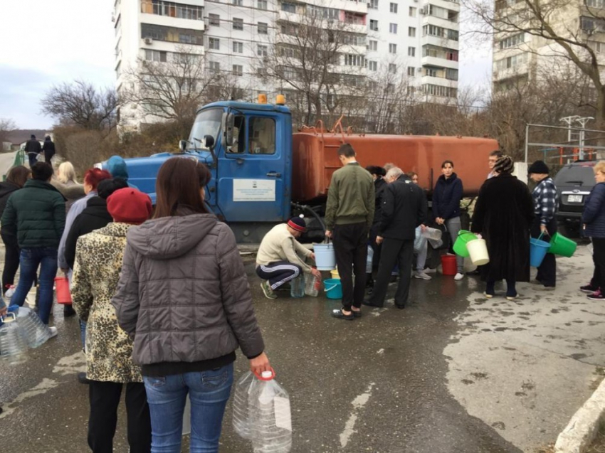 Пять тысяч жителей Кубани уже пятый день остаются без воды