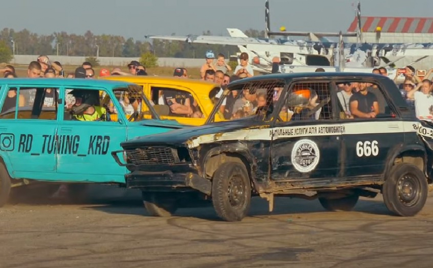 Летающие тачки,  «ведра», девушки и адреналин: под Краснодаром прошли автобои