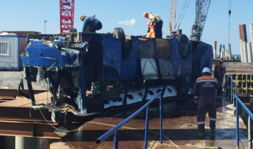 Владельца автобуса, рухнувшего с пирса в Темрюкском районе, оставили под арестом 