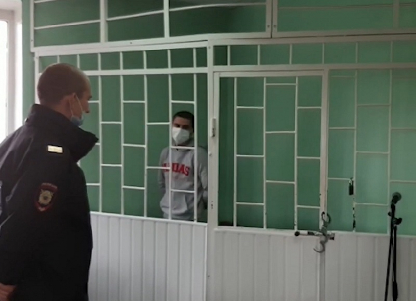 Хотел выслужиться: на Кубани полицейского посадили за сфабрикованное дело о наркотиках