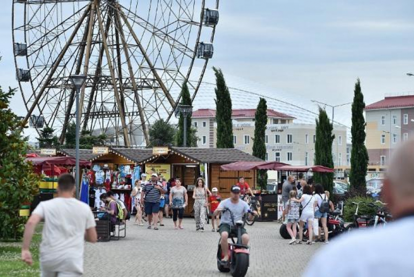 В мае-июне курорты Краснодарского края приняли более трех млн туристов