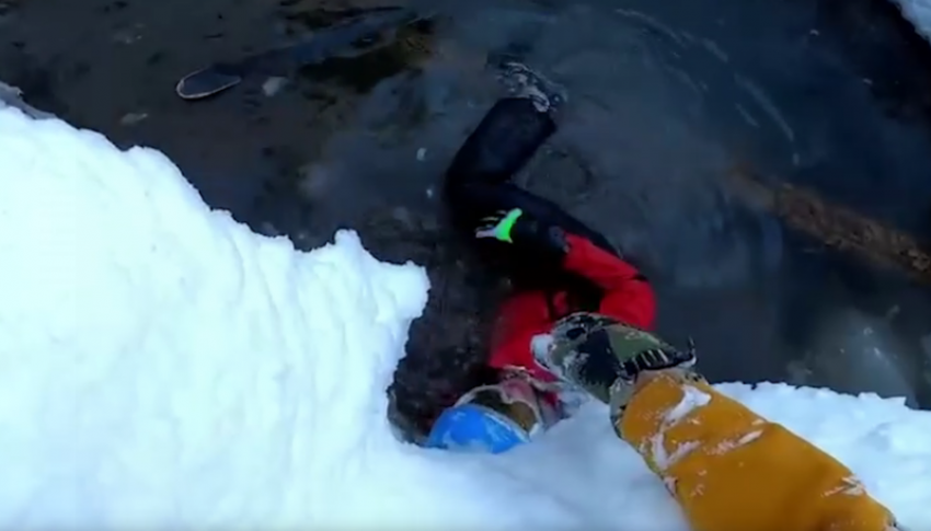 Горнолыжник в Сочи съехал с трассы, упал и сломал себе обе руки 