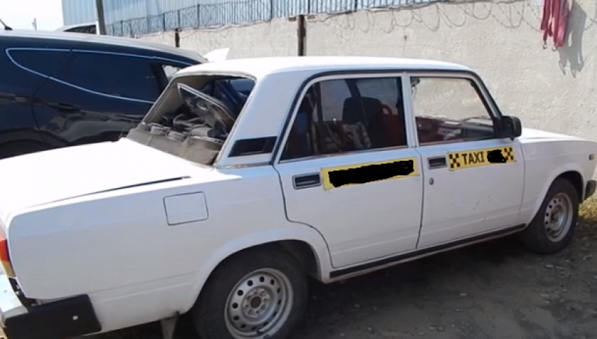 Клиент с ножом напал на водителя такси в Краснодарском крае