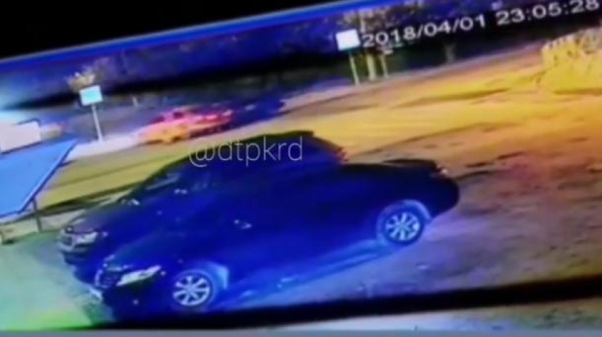 ДТП со сбежавшим таксистом попало на камеру в Краснодаре