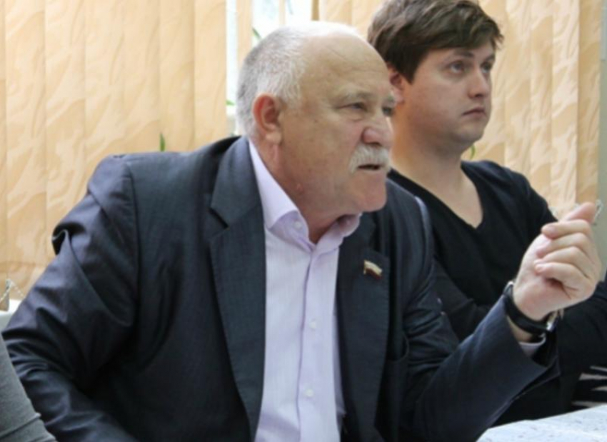 Хороший пример для молодежи и плохой – для сына: работа депутата Гордумы Краснодара Юрина