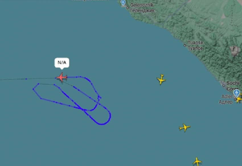 Американский «Посейдон» кружит над морем у берега Краснодарского края