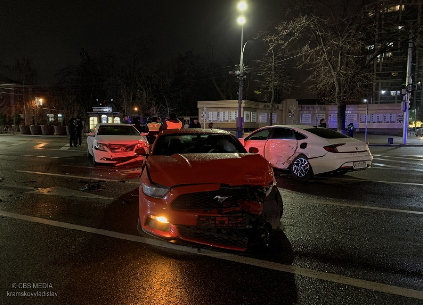 Водителю «Мустанга» грозит до трех лет колонии за сбитого в центре Краснодара сотрудника ДПС