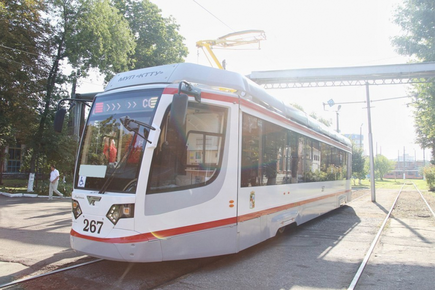 Новый трамвай сломался в районе Вишняковского моста в Краснодаре