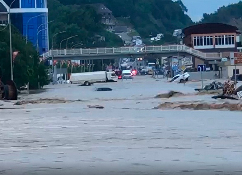 Река Шапсухо вышла из берегов: село Лермонтово полностью затоплено