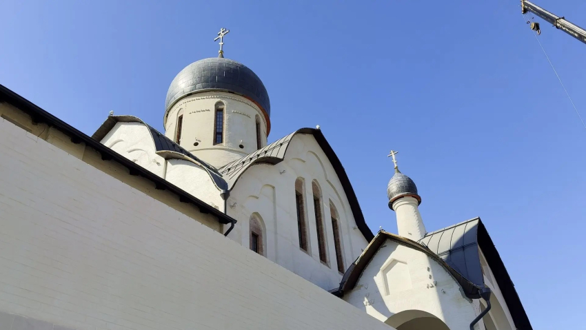 В храме Сорока Севастийских мучеников продолжаются фасадные и отделочные работы