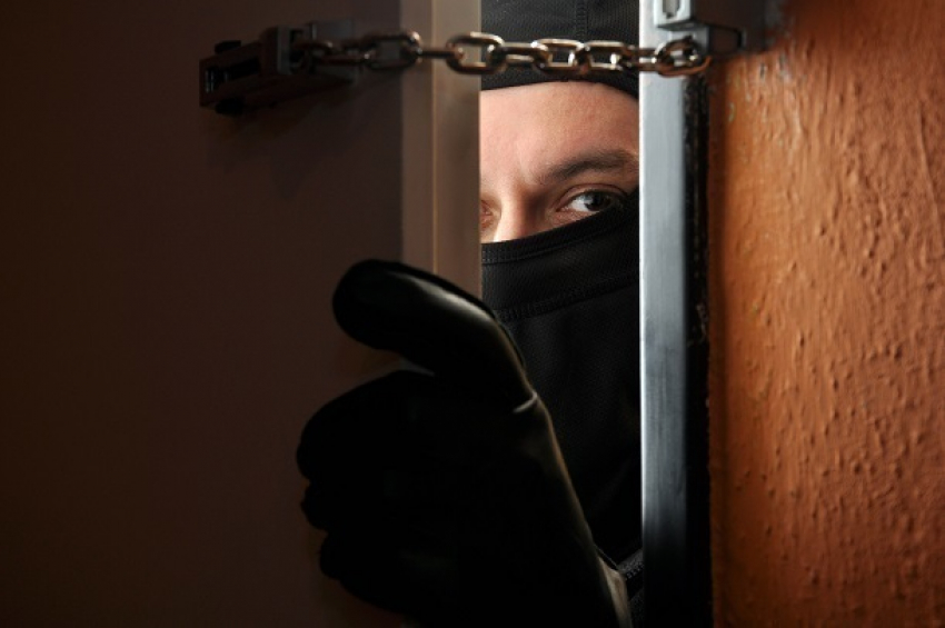 Кубанец обокрал знакомую, продал товар, а затем выкупил обратно