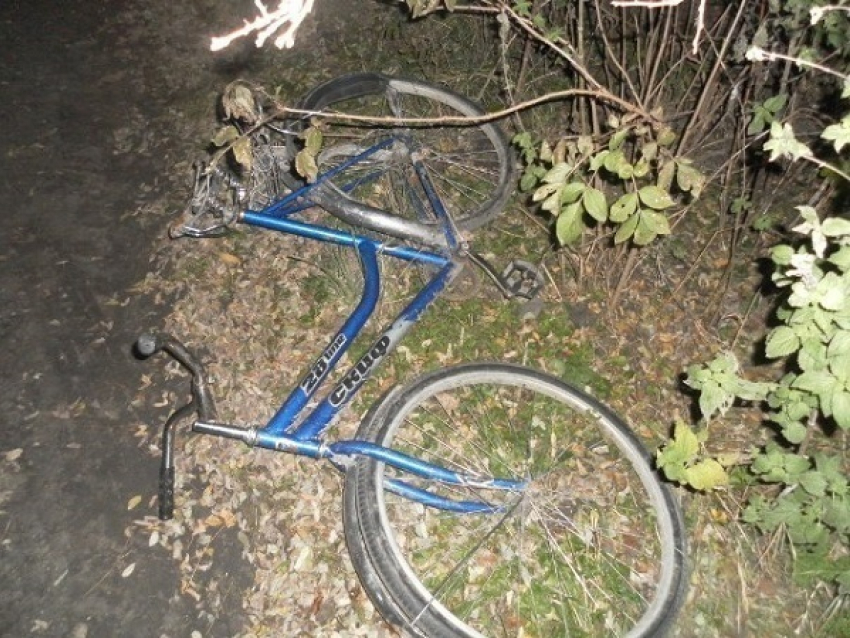На Кубани автомобиль сбил 13-летнего подростка на велосипеде 
