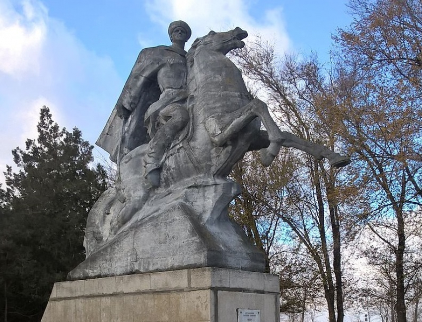 Погиб от рук белых, но мог быть убит и красными: 130 лет со дня рождения Ивана Кочубея