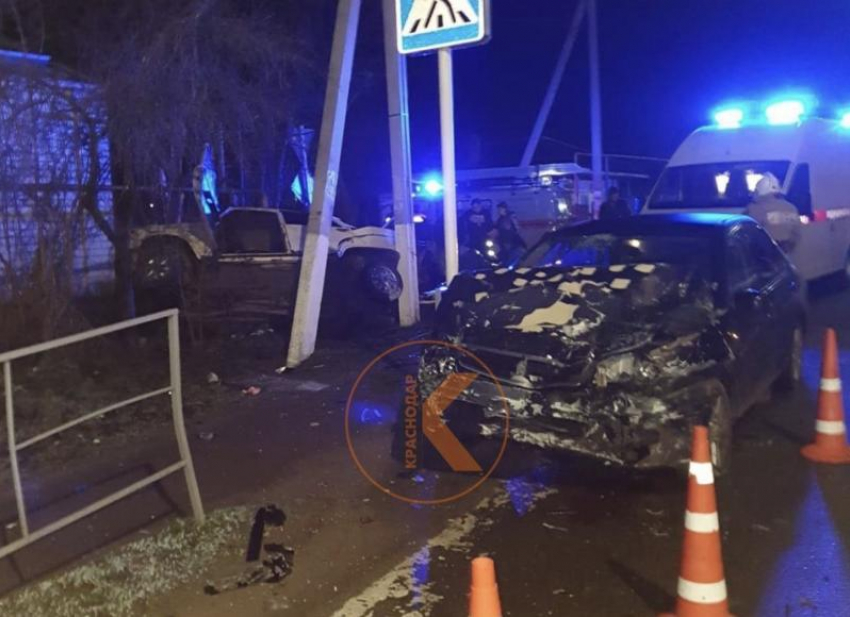 На Кубани в аварии погибли женщина и младенец, еще пятеро находятся в больнице