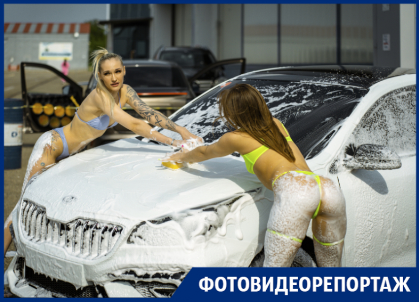 На машине голая девушка - 3000 русских видео