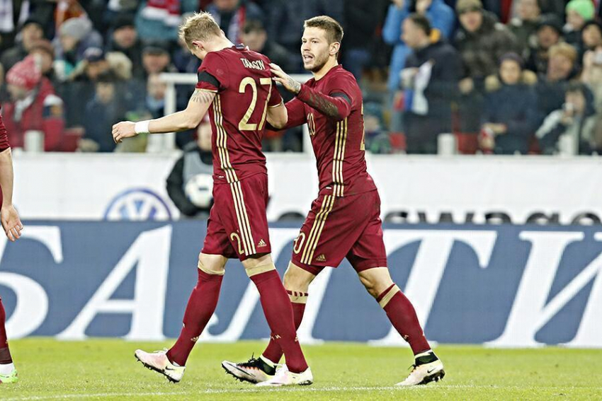 Две ошибки Лодыгина позволили сборной Франции победить сборную России