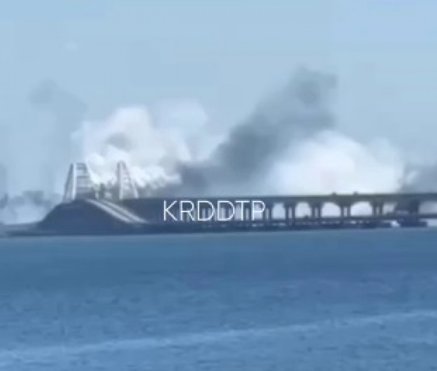 Украина 12 августа атаковала Крымский мост: ракета сбита