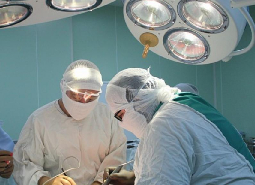 Краснодарские хирурги спасли грудного ребенка с редкой инфекцией