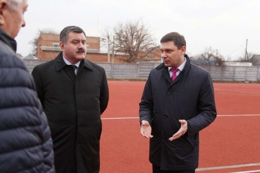  В одной из старейших школ Краснодара отреставрировали стадион 