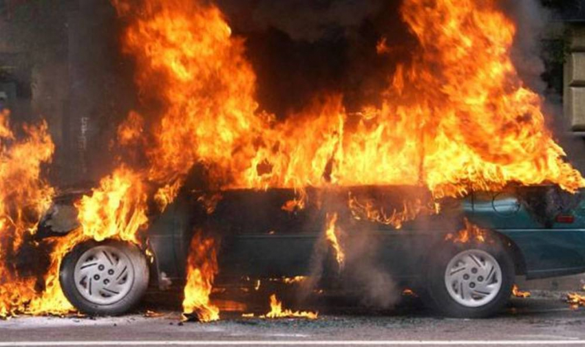 На Кубани водитель хотел сжечь свою машину из-за штрафа