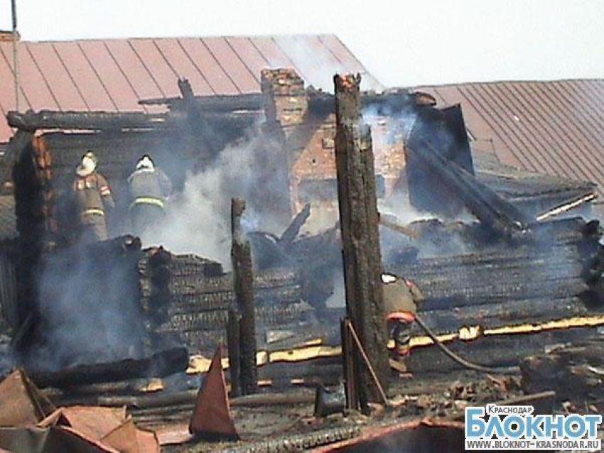 В Анапе из-за пожара в частном доме обрушилась крыша
