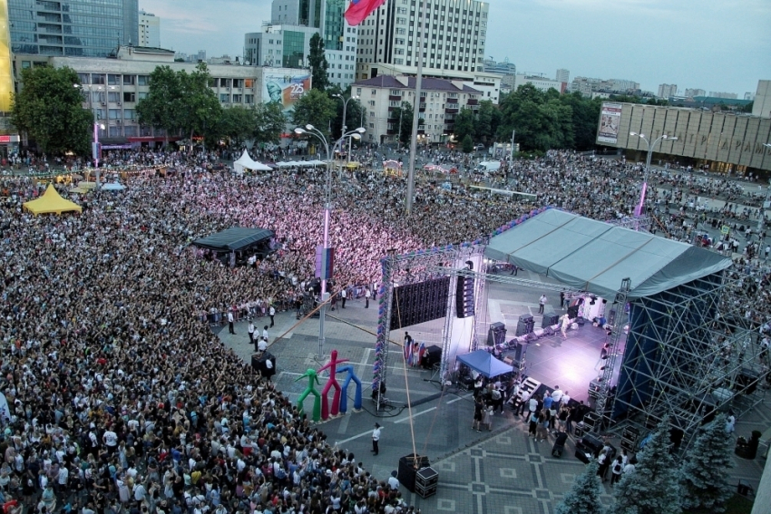 Концерт на Главной городской площади Краснодара собрал 35 тысяч человек