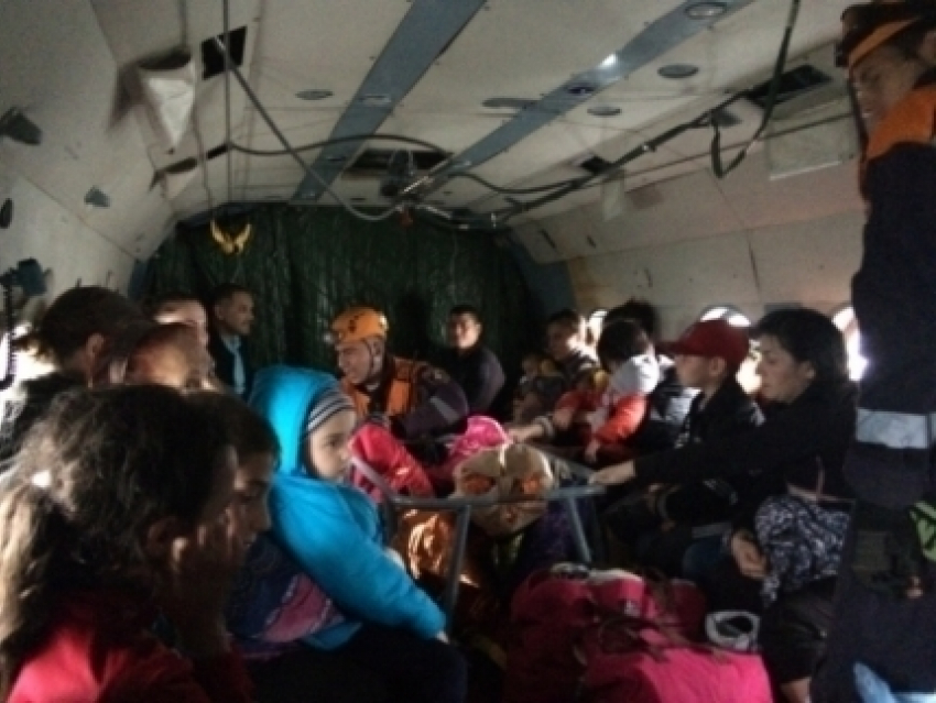 Из отрезанного селем горного поселка под Сочи эвакуировали жителей