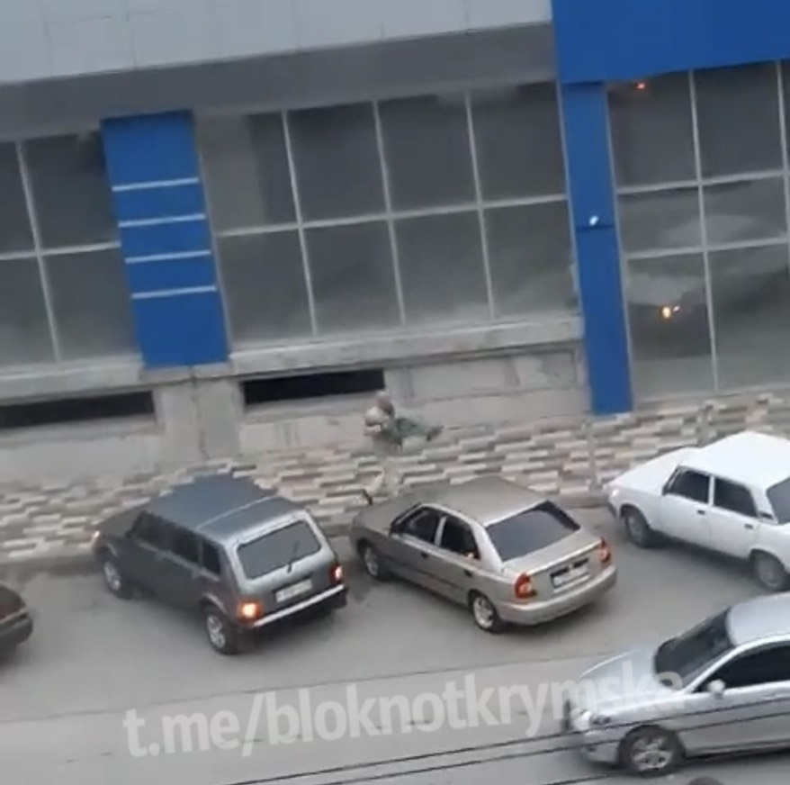 В Крымске мужчина расстрелял из автомата бывшую жену и прохожего