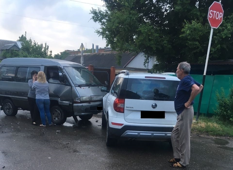 Новые жертвы «проклятого» перекрестка Краснодара: сразу три машины