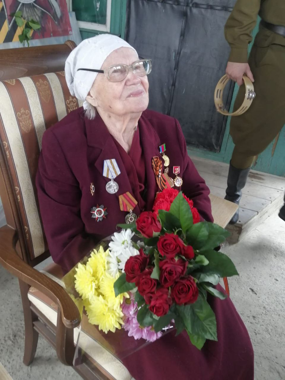 В Краснодаре ветеран ВОВ отмечает 100-летний юбилей