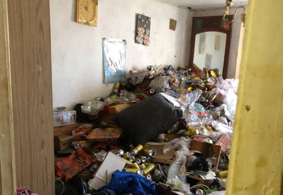 Мусорную свалку устроил в собственной квартире житель Краснодара