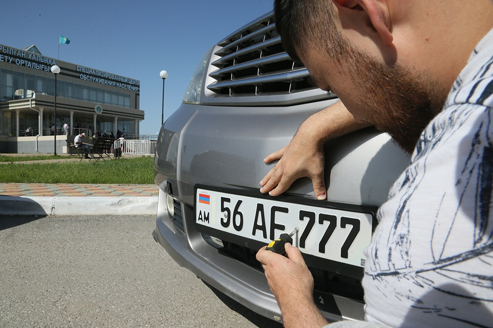 Депутат Госдумы от Кубани попросила дать возможность легализовать машины с армянскими номерами